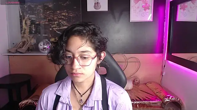 Snapshot of Lili_Gomez_ chatting on October 4, 2025, 12:36 pm Lili Gomez online show from October 4, 2025, 12:36 pm