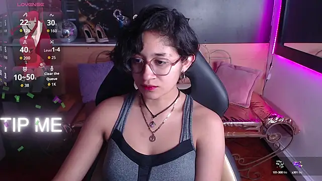 Snapshot of Lili_Gomez_ chatting on October 6, 2025, 12:35 pm Lili Gomez online show from October 6, 2025, 12:35 pm