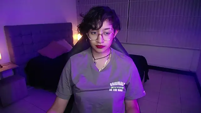 Snapshot of Lili_Gomez_ chatting on October 13, 2025, 1:11 pm Lili Gomez online show from October 13, 2025, 1:11 pm