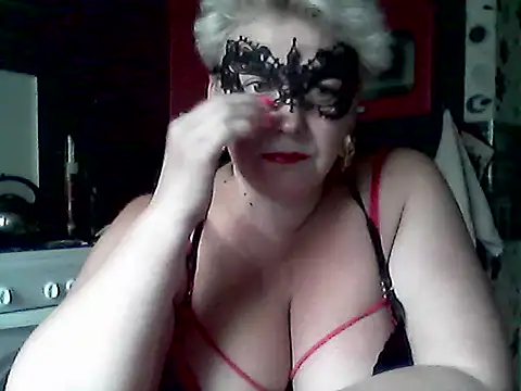 Lisa Suzie online show from June 18, 2026, 6:35 am