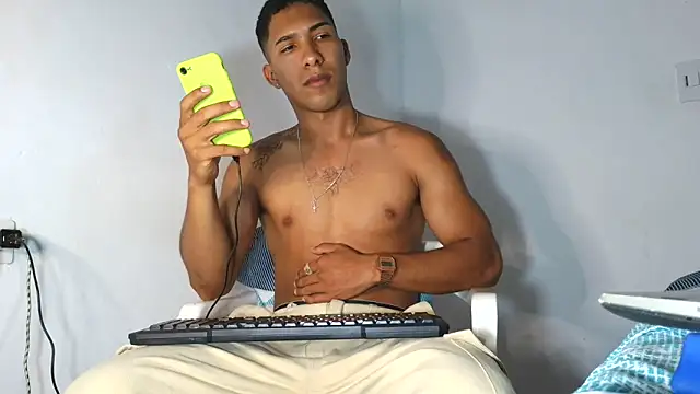 maximo vega newv online show from December 3, 2025, 8:51 pm