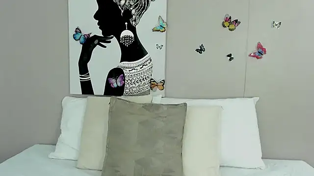 Adelesmithh online show from December 22, 2025, 11:40 am