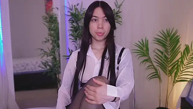 Lia Sweett  online show from June 19, 2026, 4:22 pm
