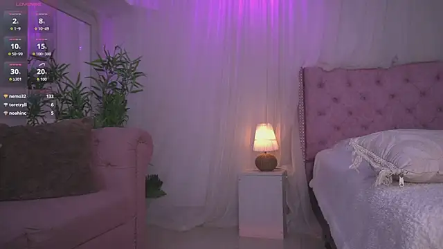 Lia Sweett  online show from July 28, 2026, 7:39 pm