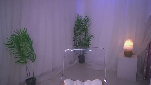 Lia Sweett  online show from July 30, 2026, 4:17 pm