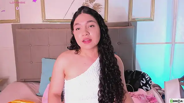 amandalee01 online show from June 5, 2026, 9:53 pm