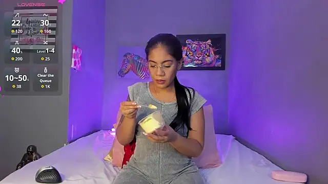 PammelaRoss1 online show from November 29, 2025, 5:05 pm