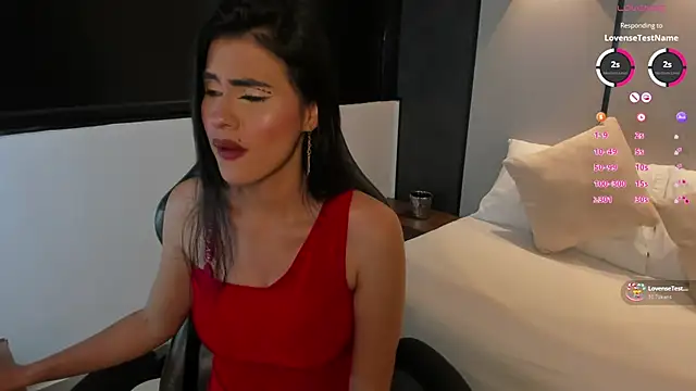 stephanya  online show from October 24, 2025, 8:05 pm