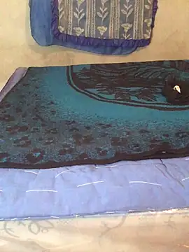 manuamador online show from December 17, 2025, 5:35 am