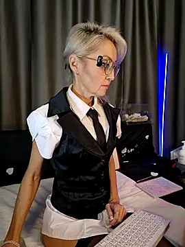 Milforja online show from October 18, 2025, 6:48 am