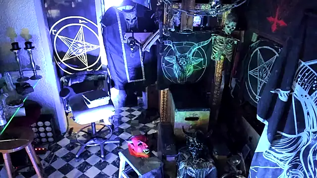 Snapshot of BULGEDEMON chatting on October 31, 2025, 8:26 am BULGEDEMON online show from October 31, 2025, 8:26 am