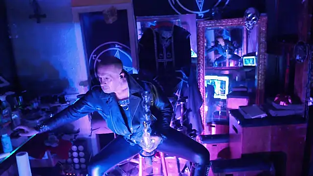 Snapshot of BULGEDEMON chatting on November 18, 2025, 5:17 pm BULGEDEMON online show from November 18, 2025, 5:17 pm