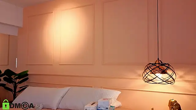 SHARONN     online show from November 14, 2025, 4:00 am