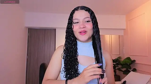 SHARONN     online show from May 28, 2026, 4:10 am