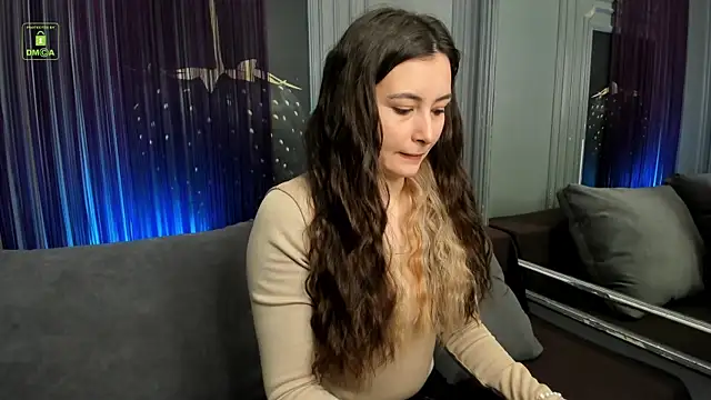 Ishtar Divine online show from March 12, 2025, 10:37 am