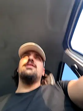 salvat22 online show from September 21, 2025, 3:46 pm