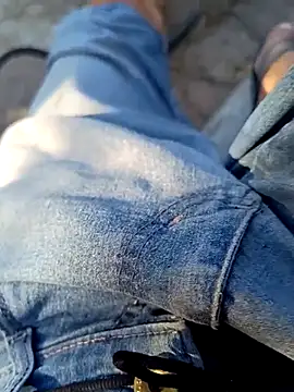 Snapshot of paubabando_ chatting on February 21, 2025, 9:11 pm paubabando online show from February 21, 2025, 9:11 pm