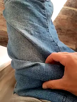 Snapshot of paubabando_ chatting on March 17, 2025, 12:14 pm paubabando online show from March 17, 2025, 12:14 pm