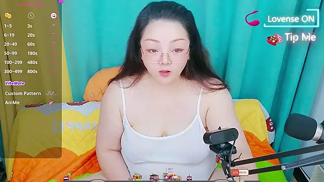 Weiwei5200 online show from June 17, 2026, 2:03 am