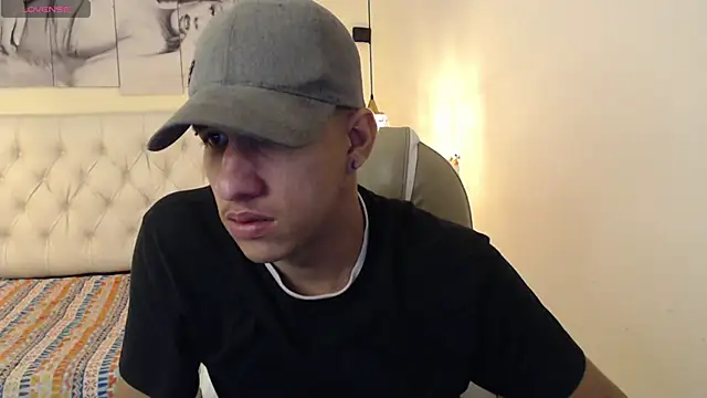 Jheidertwink online show from December 19, 2024, 3:18 am