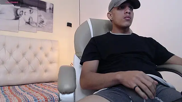 Jheidertwink online show from December 19, 2024, 6:23 am