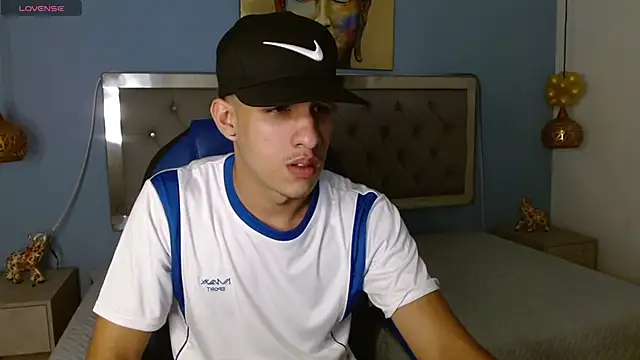 Jheidertwink online show from January 11, 2025, 3:23 am