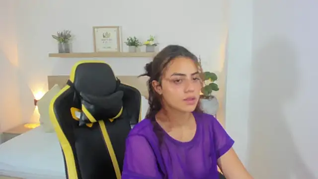 yaya23x online show from December 20, 2024, 7:07 pm