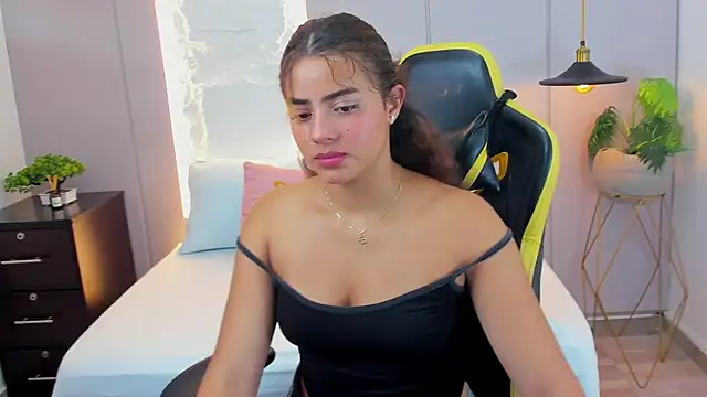 yaya23x online show from March 13, 2025, 7:06 pm