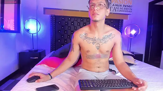JoshMillerr  online show from January 8, 2025, 7:45 pm