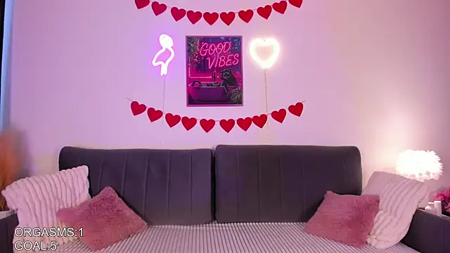 Snapshot of naomi_asian chatting on February 15, 2026, 11:08 am naomi asian online show from February 15, 2026, 11:08 am