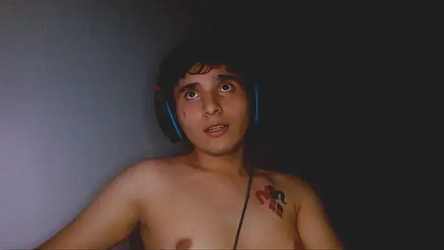 Snapshot of Charley_quin chatting on September 15, 2025, 4:23 am Charley quin online show from September 15, 2025, 4:23 am