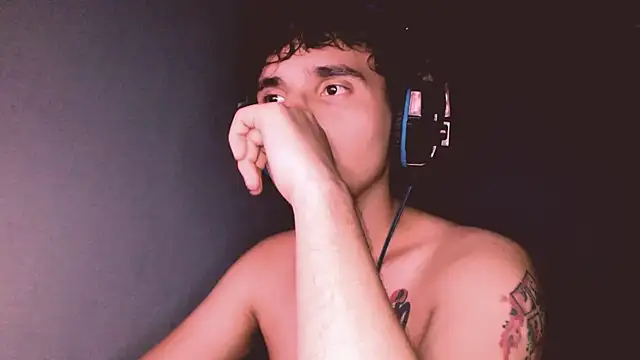 Snapshot of Charley_quin chatting on September 21, 2025, 3:19 am Charley quin online show from September 21, 2025, 3:19 am