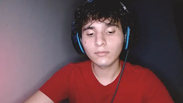 Snapshot of Charley_quin chatting on October 10, 2025, 4:22 am Charley quin online show from October 10, 2025, 4:22 am