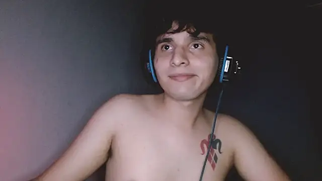 Snapshot of Charley_quin chatting on October 20, 2025, 3:29 am Charley quin online show from October 20, 2025, 3:29 am