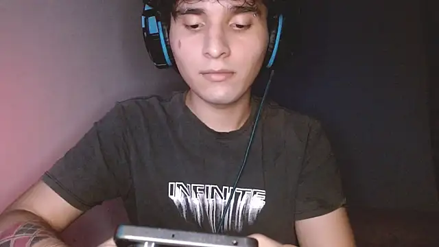 Snapshot of Charley_quin chatting on October 23, 2025, 3:39 am Charley quin online show from October 23, 2025, 3:39 am