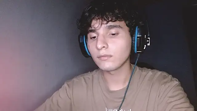 Snapshot of Charley_quin chatting on October 24, 2025, 3:03 am Charley quin online show from October 24, 2025, 3:03 am