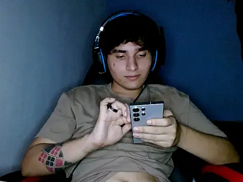 Snapshot of Charley_quin chatting on February 27, 2026, 2:33 am Charley quin online show from February 27, 2026, 2:33 am