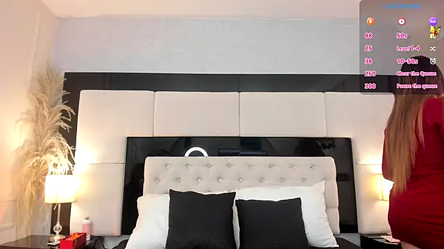 Snapshot of CarlaRossi_ chatting on October 1, 2025, 7:42 pm CarlaRossi  online show from October 1, 2025, 7:42 pm
