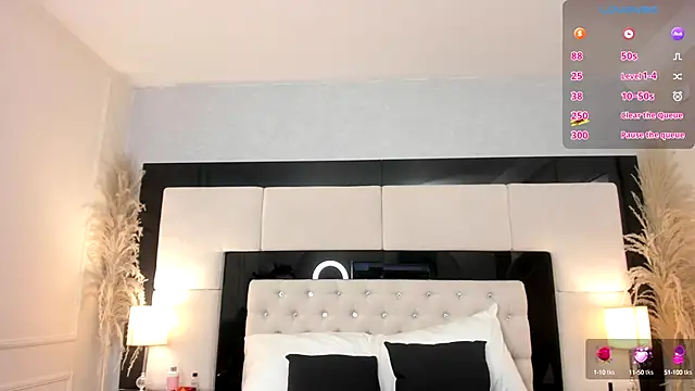 Snapshot of CarlaRossi_ chatting on October 7, 2025, 7:44 pm CarlaRossi  online show from October 7, 2025, 7:44 pm