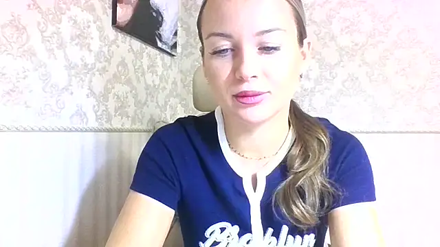 jennifer838 online show from October 5, 2025, 1:42 pm