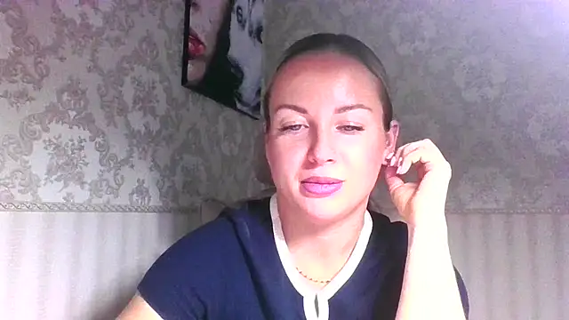 jennifer838 online show from October 6, 2025, 12:02 pm