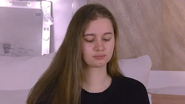 EllieHayes online show from March 1, 2026, 9:06 pm