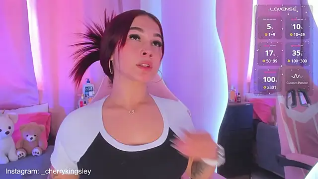 Snapshot of _cherrykingsley1 chatting on February 3, 2025, 5:35 pm cherrykingsley1 online show from February 3, 2025, 5:35 pm