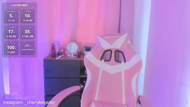 Snapshot of _cherrykingsley1 chatting on March 2, 2025, 2:00 pm cherrykingsley1 online show from March 2, 2025, 2:00 pm