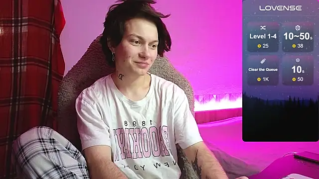 esajukyy online show from November 3, 2025, 1:12 pm