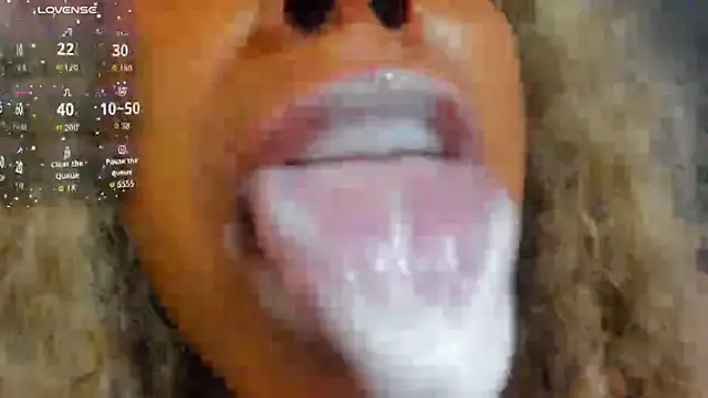 Snapshot of KamariaFyre chatting on May 16, 2026, 3:47 am KamariaFyre online show from May 16, 2026, 3:47 am