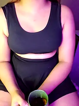 Snapshot of Olivia3 chatting on October 5, 2025, 8:29 pm Olivia3 online show from October 5, 2025, 8:29 pm