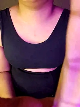 Snapshot of Olivia3 chatting on October 21, 2025, 8:20 pm Olivia3 online show from October 21, 2025, 8:20 pm