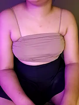 Olivia3 online show from November 8, 2025, 8:29 pm