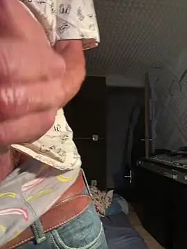 zenzero87 online show from May 23, 2026, 10:47 pm
